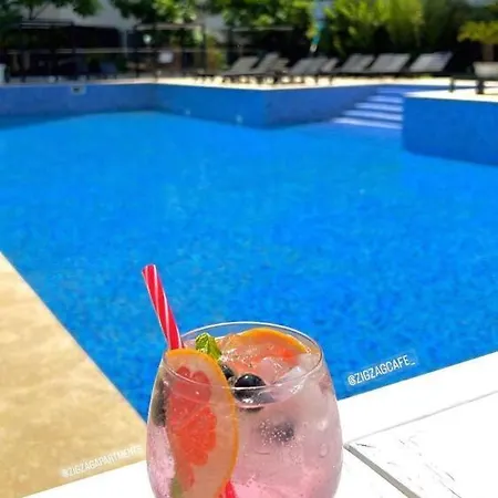 Exclusiv Apartament Mamaia Piscina Parcare By Maia
